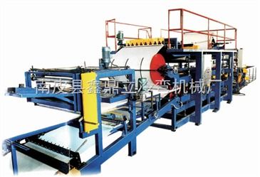 隔熱夾芯復(fù)合板機(jī)生產(chǎn)線(xiàn)河北十優(yōu)壓瓦機(jī)生產(chǎn)基地